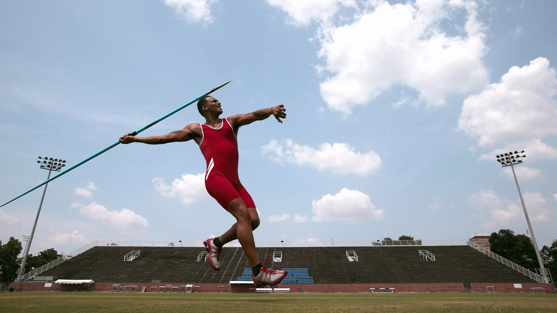 当国家封锁遇上球场统治，巴拉圭的孤岛与C罗的欧冠时刻